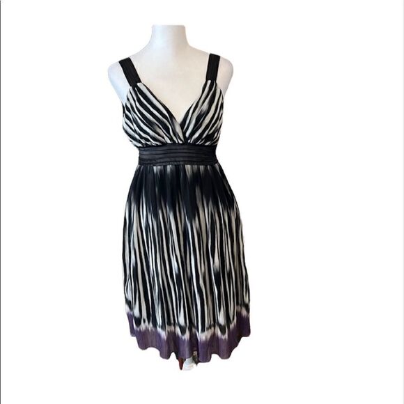 Forever 21 super cute black & white mini dress w/lavender around the bottom - Picture 1 of 16